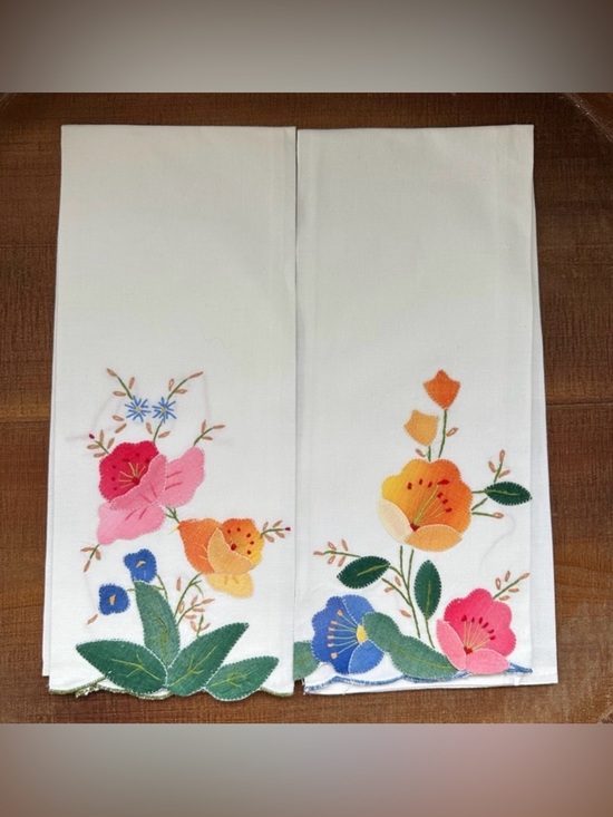Other - Set of Vintage Floral Embroidered White Napkins